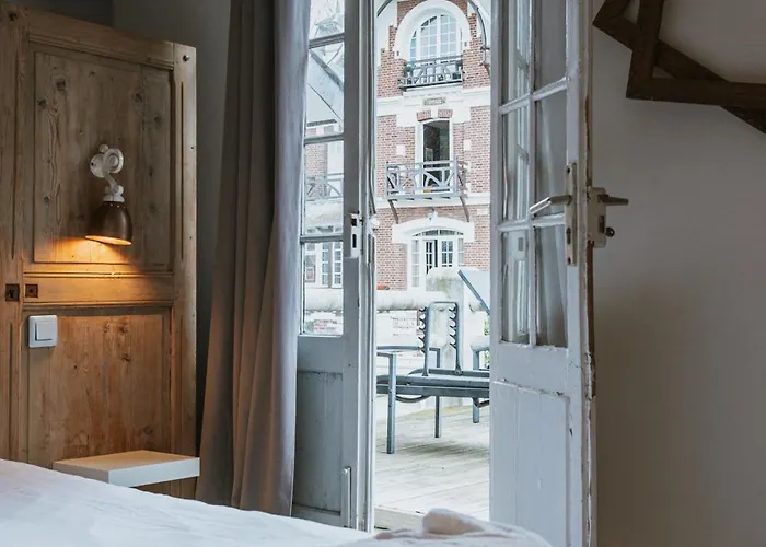 La Bed & Breakfast 3*