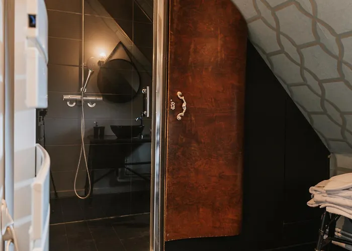 La Bed & Breakfast 3*